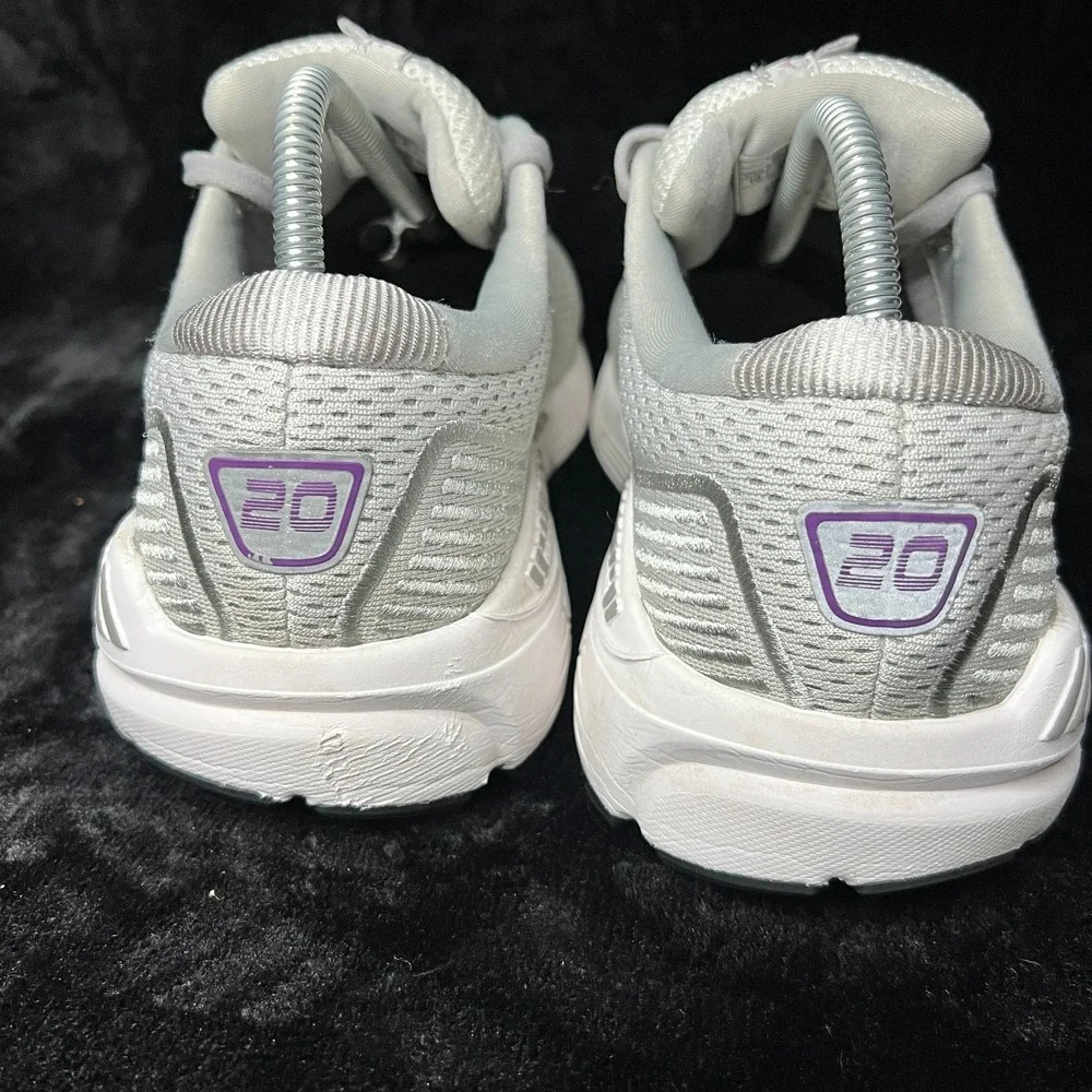 Brooks Ariel 20 1203151B009 Womens 10 B Running Shoes Oyster Alloy Grape Sneaker
